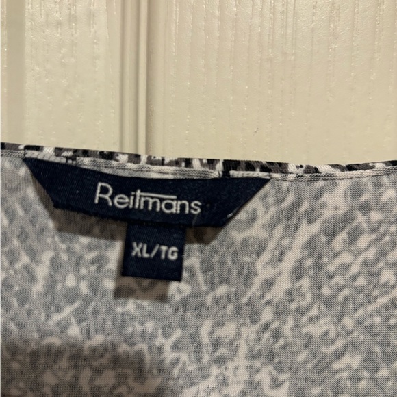 🌸BUY 3 for $15🌸 Reitmans dressy tank, size XL - Picture 2 of 4